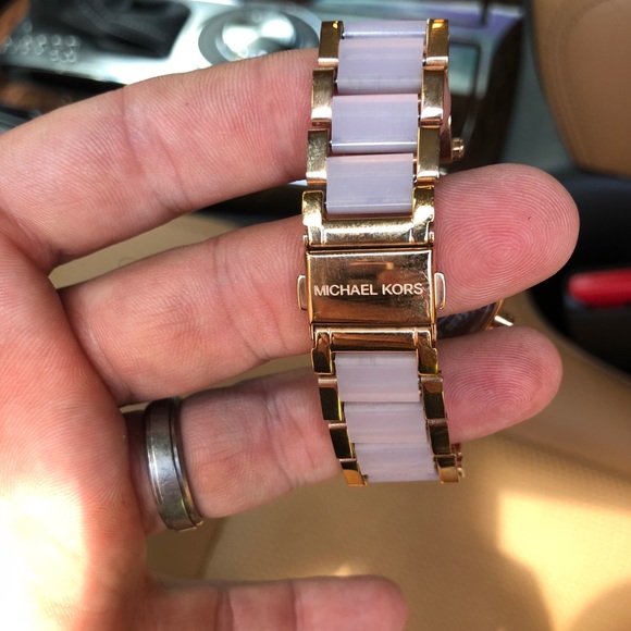 Michael Kors MK5896 Rose Gold Watch - Picture 4 of 5